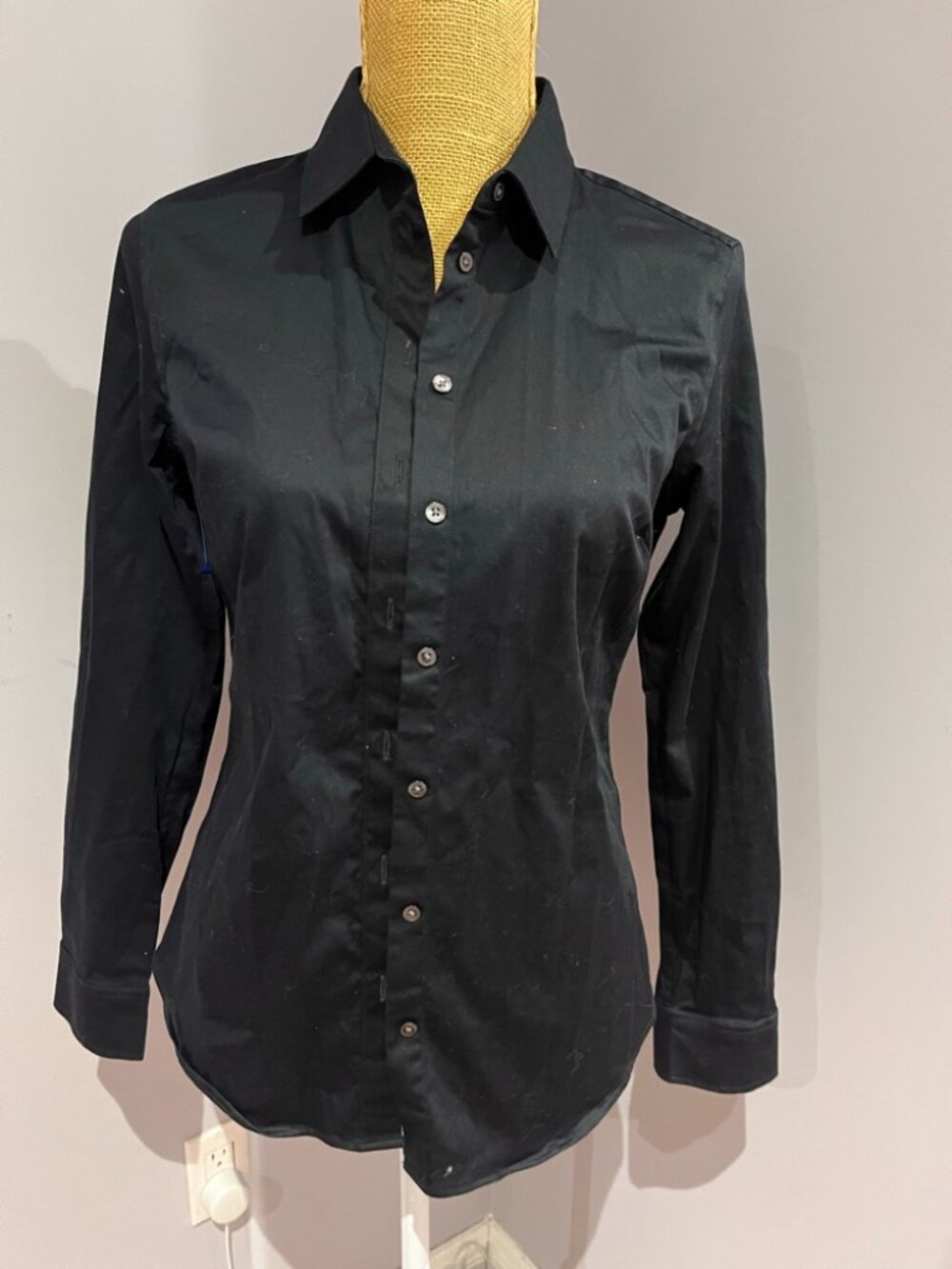 Banana Republic Tailored Fit Button Down Shirt Womens 4 Black Long Sleeve Poplin
